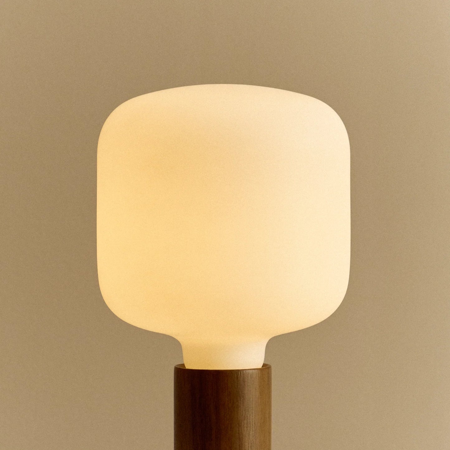 Knuckle Table Lamp in Walnut + Oblo