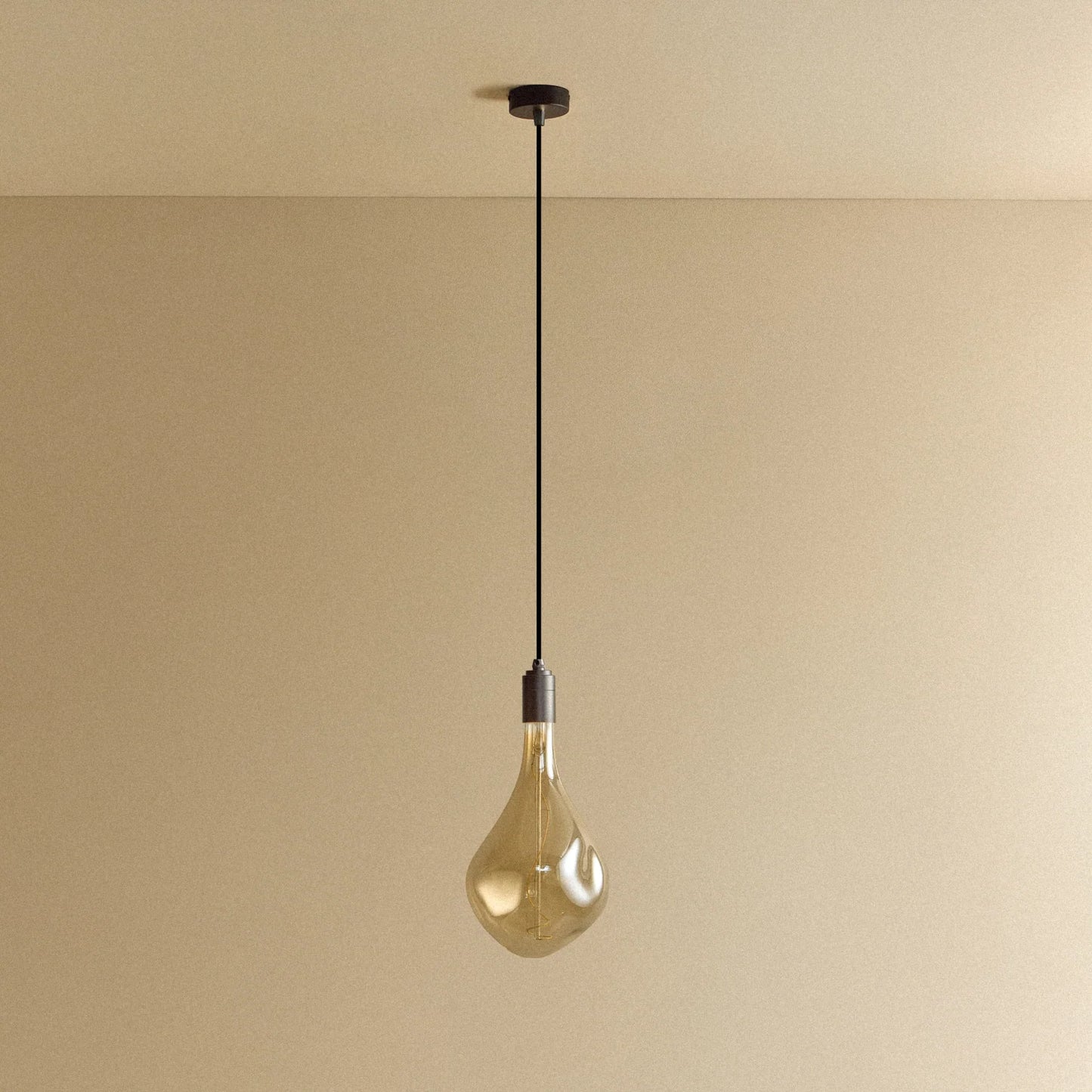 Voronoi III Pendant Light in Graphite