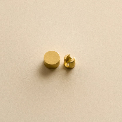 Plug-In Pendant in Brass