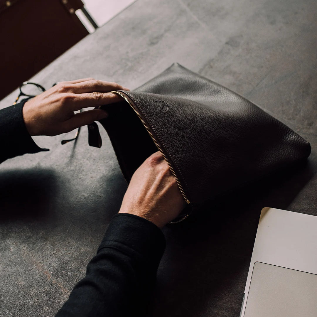 Flight Pouch - Brown Leather