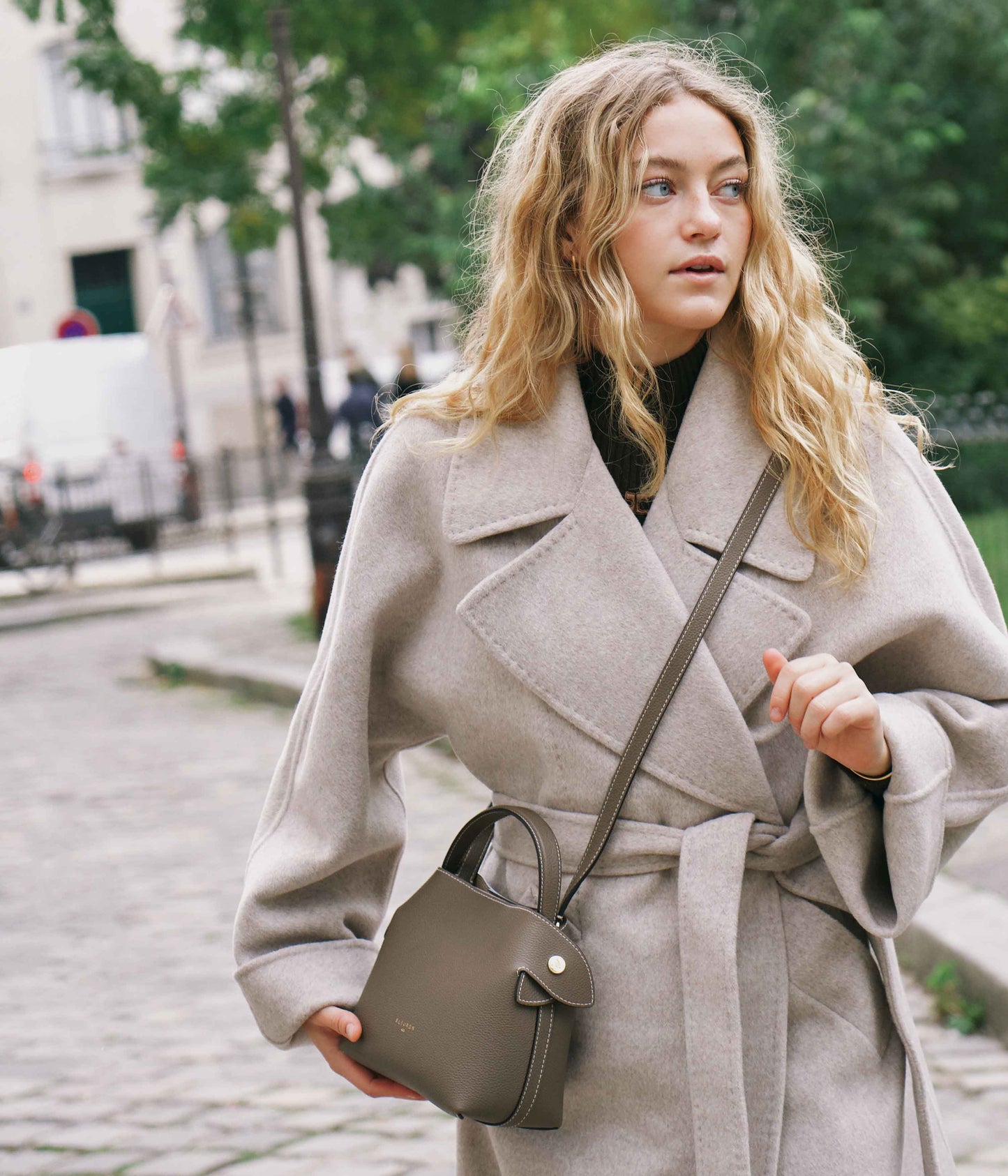 Mini Swann | Taupe