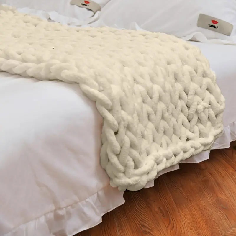 Chunky Cable-Knit Decorative Throw Blanket for Living Spaces