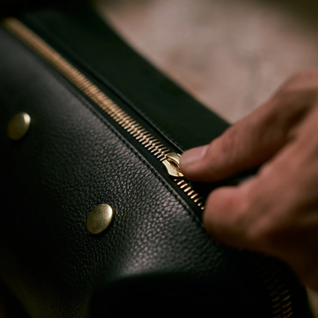 Leather Wash Bag / Dopp Kit - Black