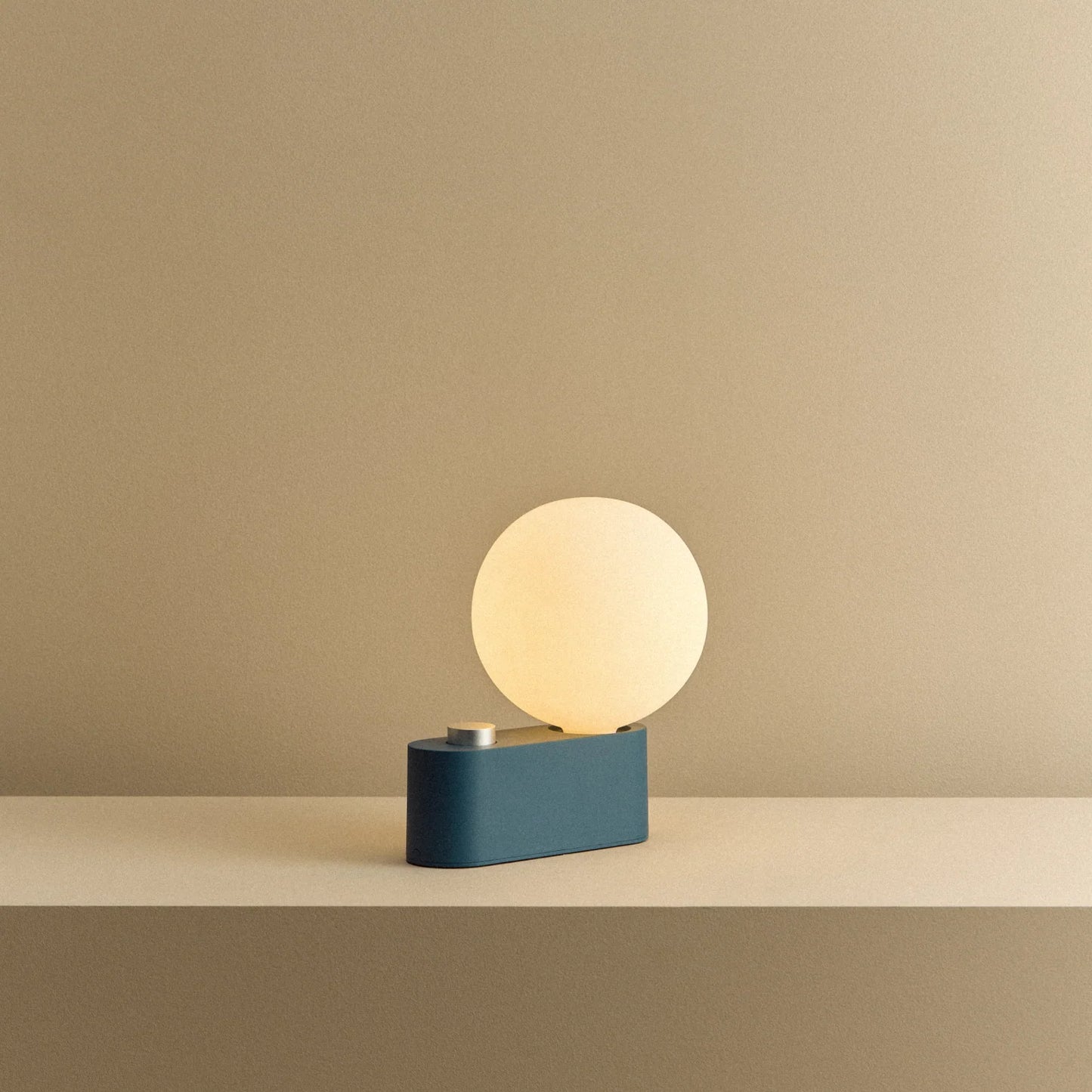 Alumina Multi-Use Lamp in Sapphire