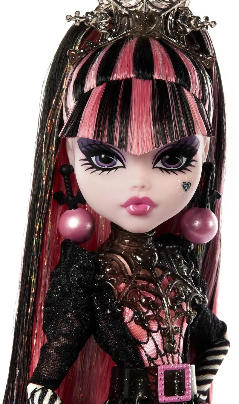 Monster High Howliday Draculaura Doll, Collectible Winter Edition, Pink & Black Gown