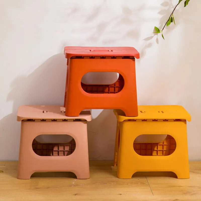 Compact Foldable Step Stool with Integrated Carry Handle