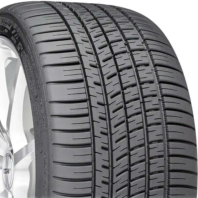 275/35ZR20/XL Ultra-High-Performance All-Season Tire  102Y Load & Speed Rating