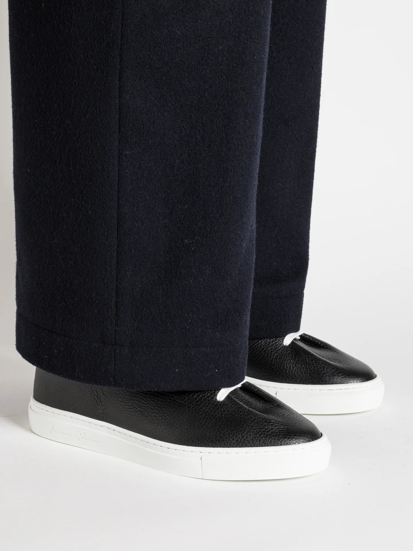 HERVE GRAINED BLACK