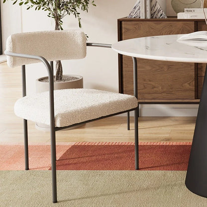 Chaise de salle   manger tapiss e avec accoudoirs bouclette blanche Barbara