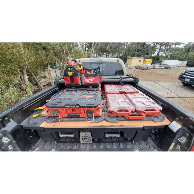 Milwaukee PACKOUT 5-Compartment Low-Profile Compact Small Parts Organizer 48-22-8436