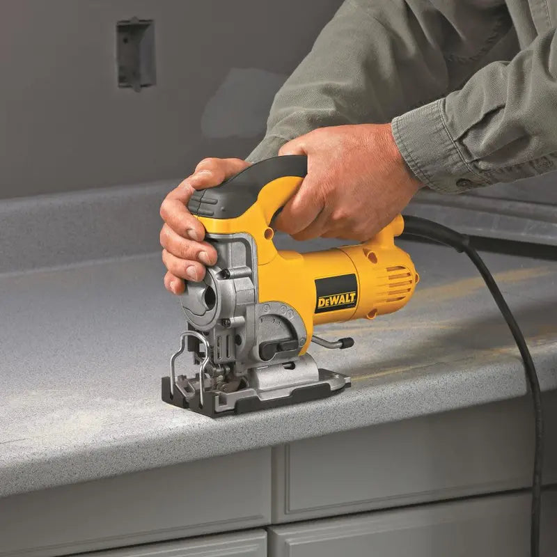 DEWALT HEAVY-DUTY VARIABLE SPEED TOP-HANDLE JIG SAW KIT (DW331K)