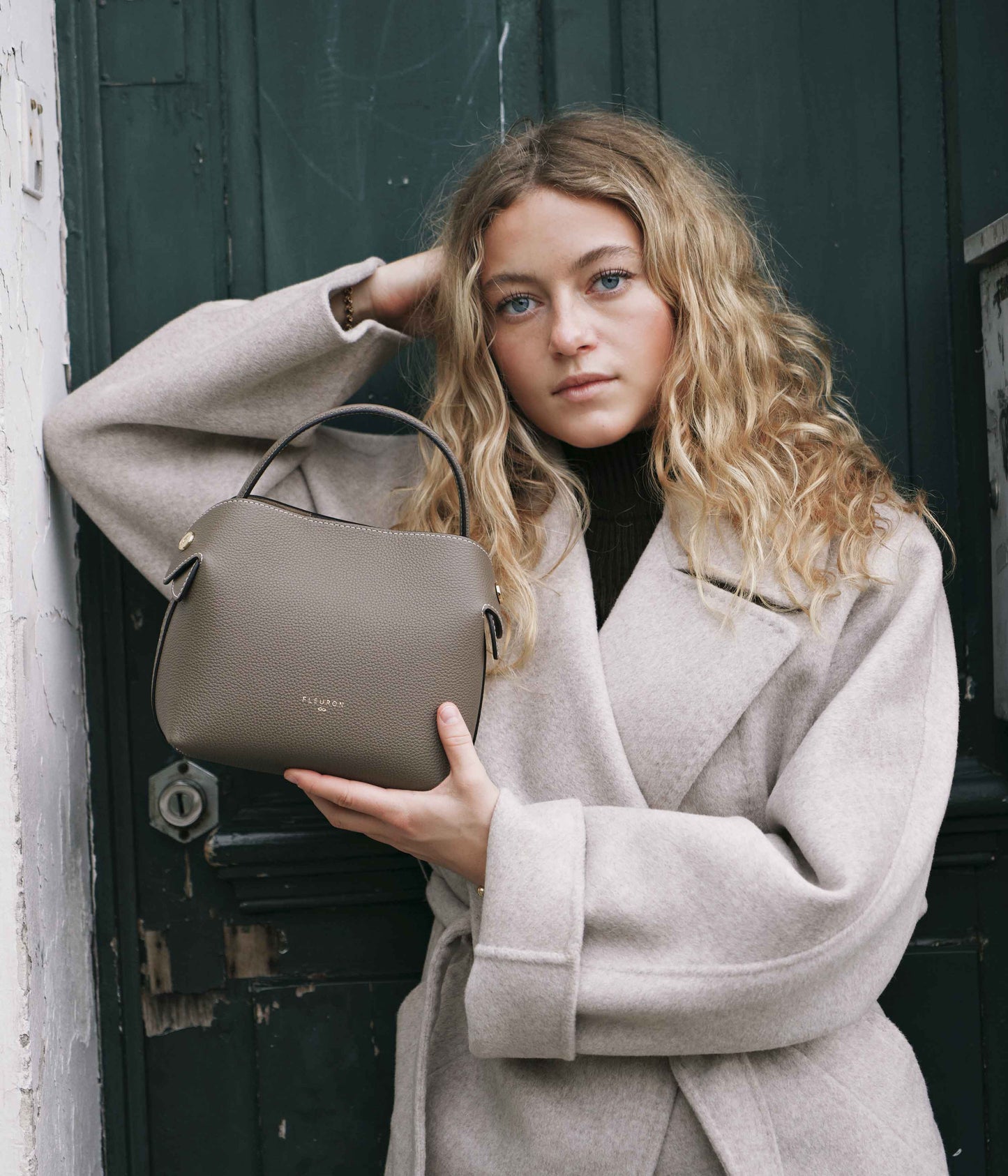 Mini Swann | Taupe