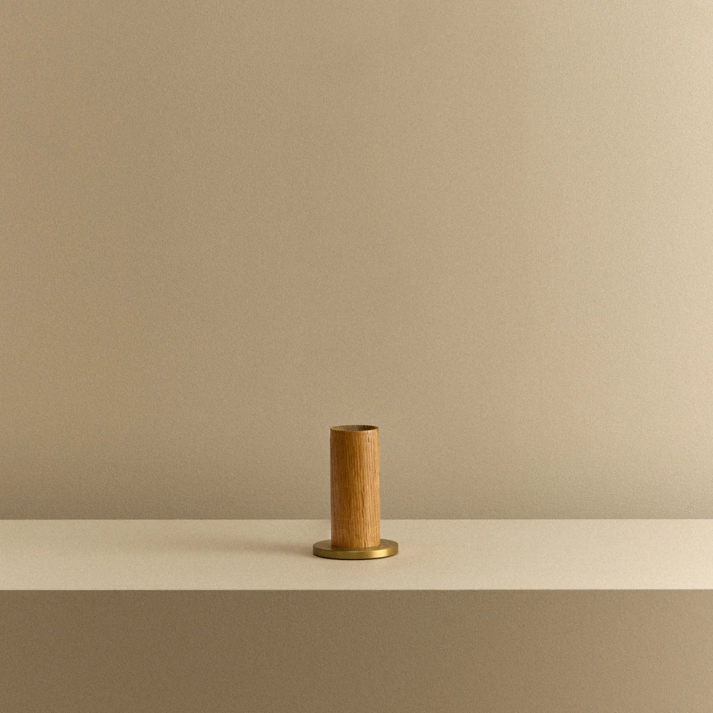 Knuckle Table Lamp in Oak