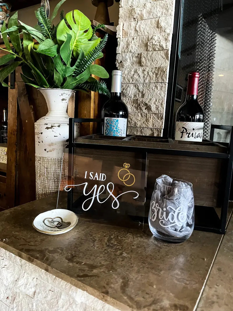 Elegant Acrylic ‘I Said Yes’ Bridal Announcement Sign