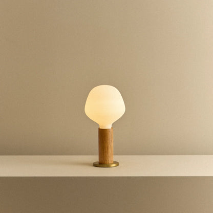 Knuckle Table Lamp in Oak + Enno