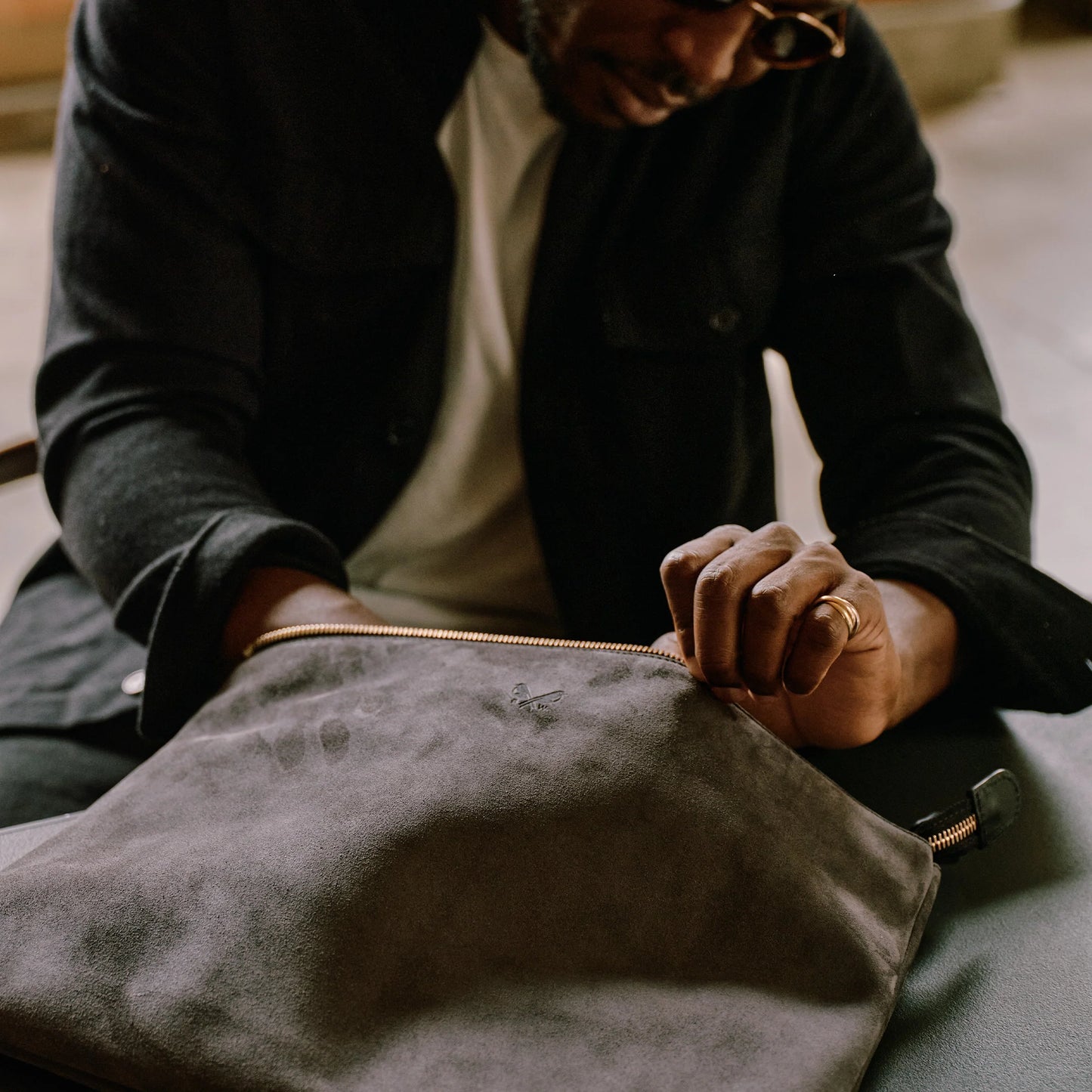 Suede Flight Folio XL - Storm Grey