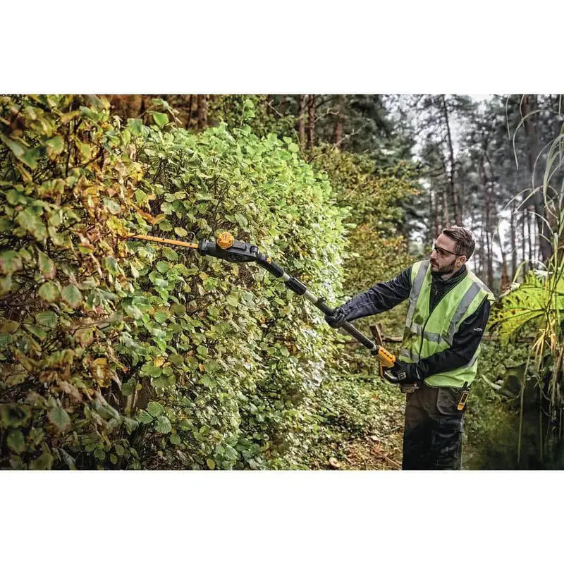 DEWALT 20V MAX Cordless Pole Hedge Trimmer Kit  Includes 4Ah Battery, Charger & Accessories
