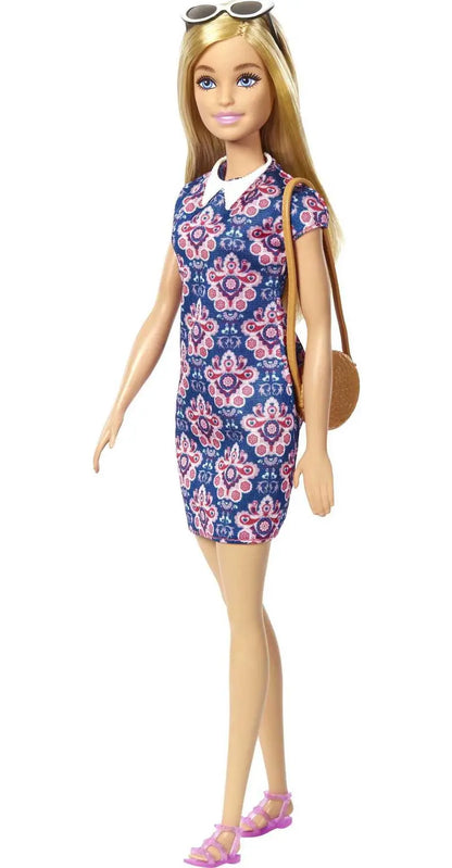 Barbie Doll with 19-Piece Fashion Pack, Clothes & Accessories for 7 Outfits, Blonde Hair