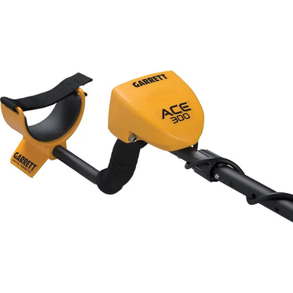 Garrett ACE 300 Metal Detector with 7″x10″ Waterproof Coil, Pro-Pointer AT, and Headphones
