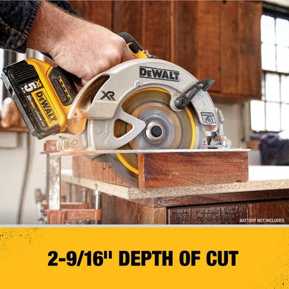 DEWALT 20V MAX 7 1/4” Circular Saw and Lithium Ion Battery Starter Kit