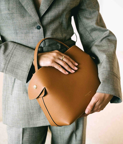 Swann | Caramel