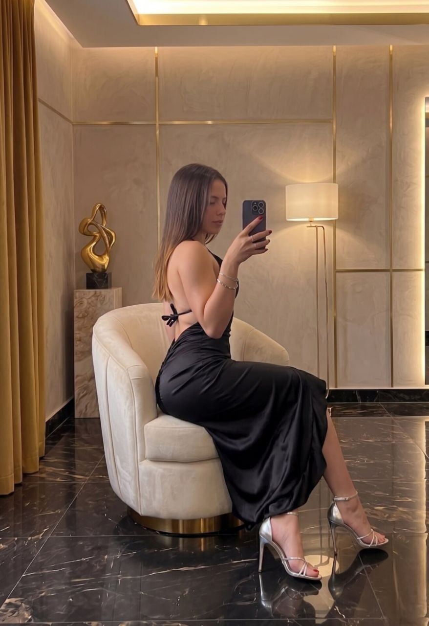 Robe en Satin Noir "Minuit"